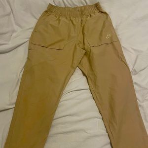 Nike Nylon cargo pants. FITS LIKE MEDIUM. Worn once. Larger than size small.